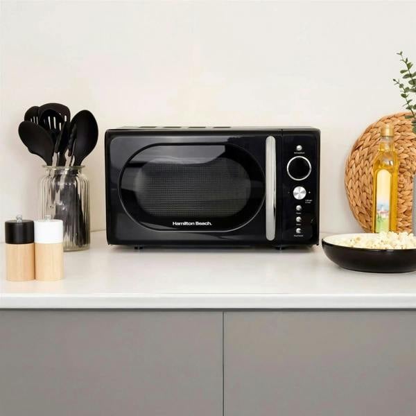 Hamilton Beach Essentials Kettle, 4 Slice Toaster & 20L Retro Microwave Set - Black - Hamilton Beach UK