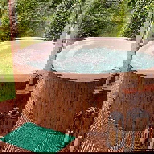 Large 200cm Wood Fired Hot Tub, Integrated Heater, Fibreglass liner.