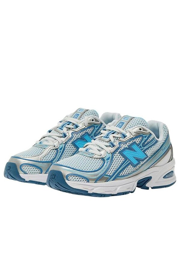 New Balance 740v2 Trainers