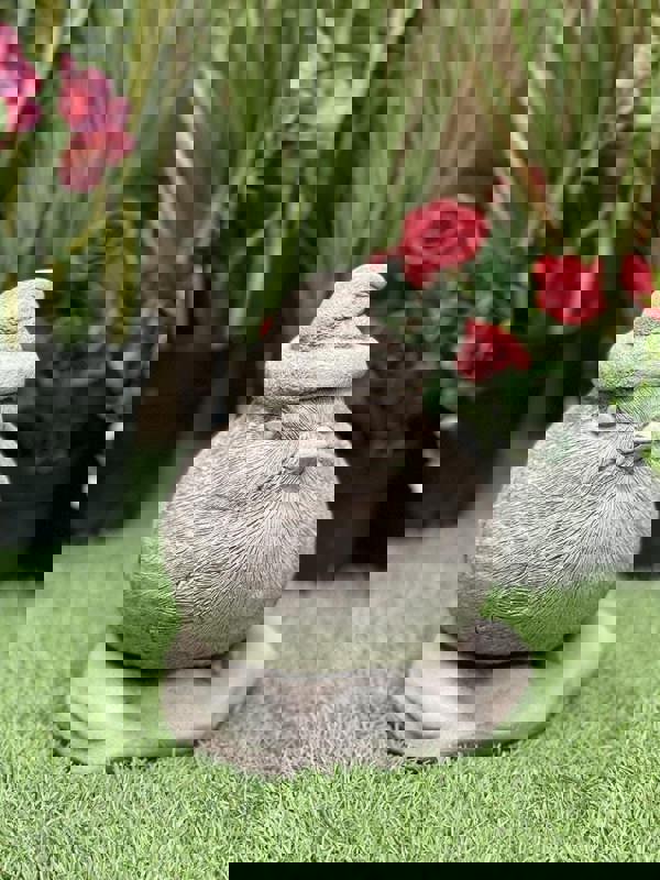 Stone Cast Christmas Robin Garden Ornament