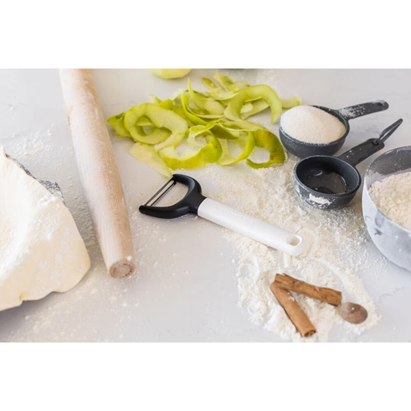 KitchenAid Y-Peeler, Porcelain White, 17.5cm