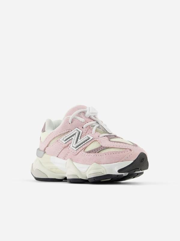 New Balance Girls 9060 Trainers in Pink