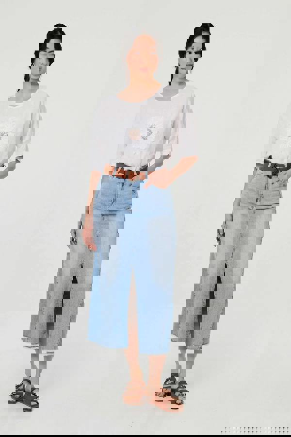 White | Sequin Textured Detail Relaxed Top : Model is 5'9"/175 cm and wears UK8/EU36/US4/AUS8