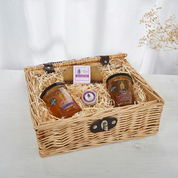 The Travelling Bee Co. Scottish Heather and Juniper Hamper