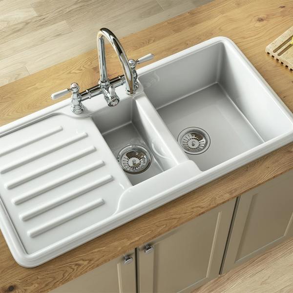 Flode Traditional Gloss White Comite 1.5 Bowl Kitchen Sink & Drainer | 1000 x 500mm | Left or Right Handed | Supplied with Basket Strainer Wastes