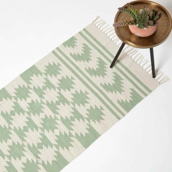 HOMESCAPES Turin Green & Natural Kilim Cotton Rug
