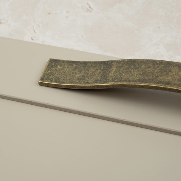 Handle & Home 160mm Antique Brass Strap Handle