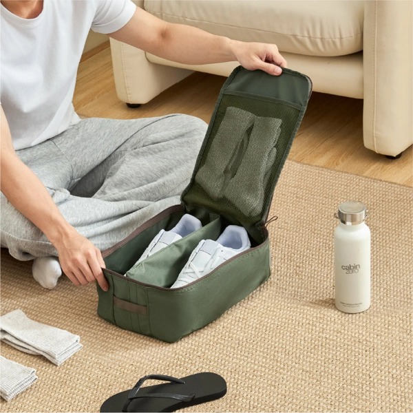 CabinZero Classic Shoe Cube L, Fits Shoes up to UK 13, Removable Divider and Mesh Pocket