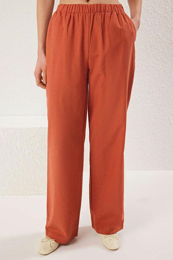 WOVCOR 2-Piece Linen-Look Crew Neck Blouse and Trousers Woven Set