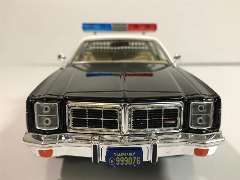 the terminator 1977 dodge monaco 1:24 scale greenlight 84101