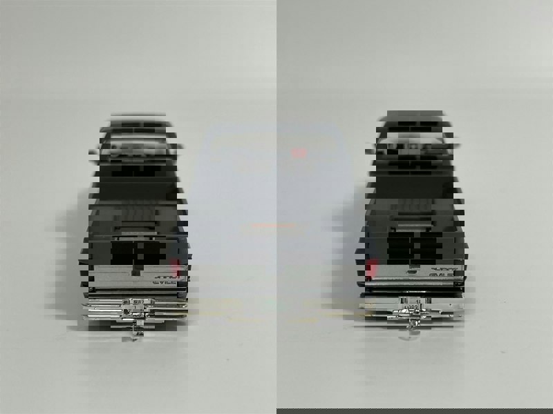 Mini GT Chevrolet Silverado Kaido V2 1:64 Mini GT KHMG160