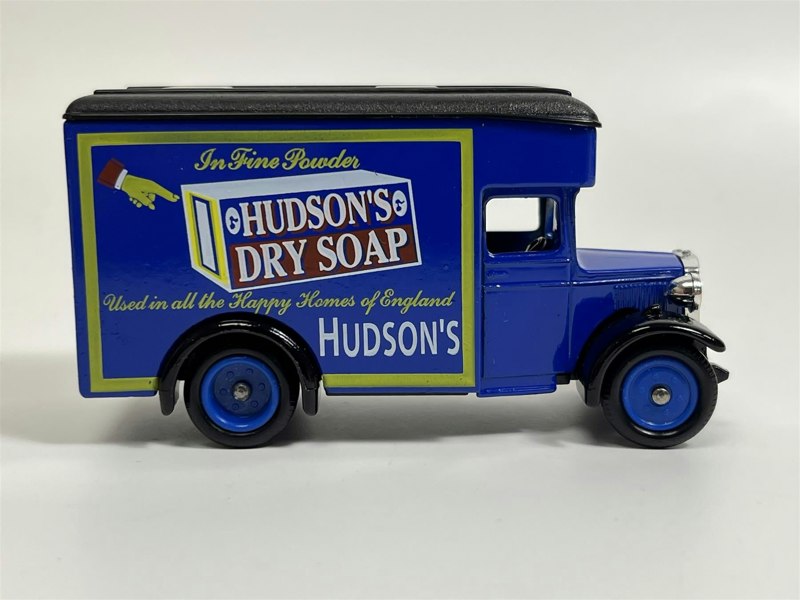 MCSlots Chevrolet Van 1934 Ellimans Embrocation Days Gone Lledo 21031D B4
