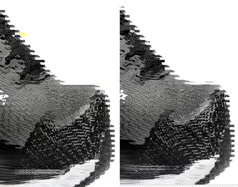 TOWORKFOR Super Set Mens/Womens Composite S1P Safety Trainers, close-up image of black safety trainers featuring durable upper material, reinforced toe protection, and slip-resistant sole.