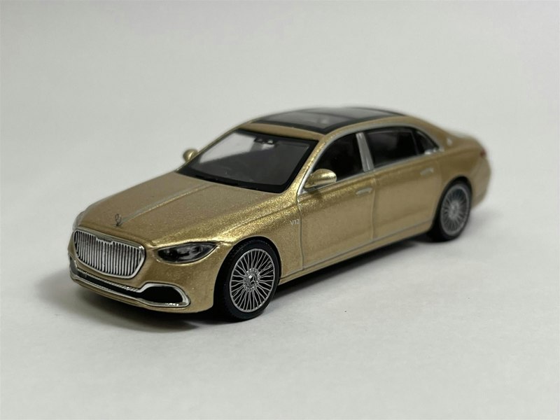 Mini GT Mercedes Maybach S 680 RHD Champagne Metallic 1:64 Scale Mini GT MGT00604R