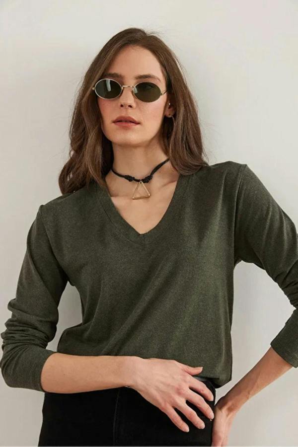 Hoxton Gal V-Neck Wool-Viscose Draped Sweater