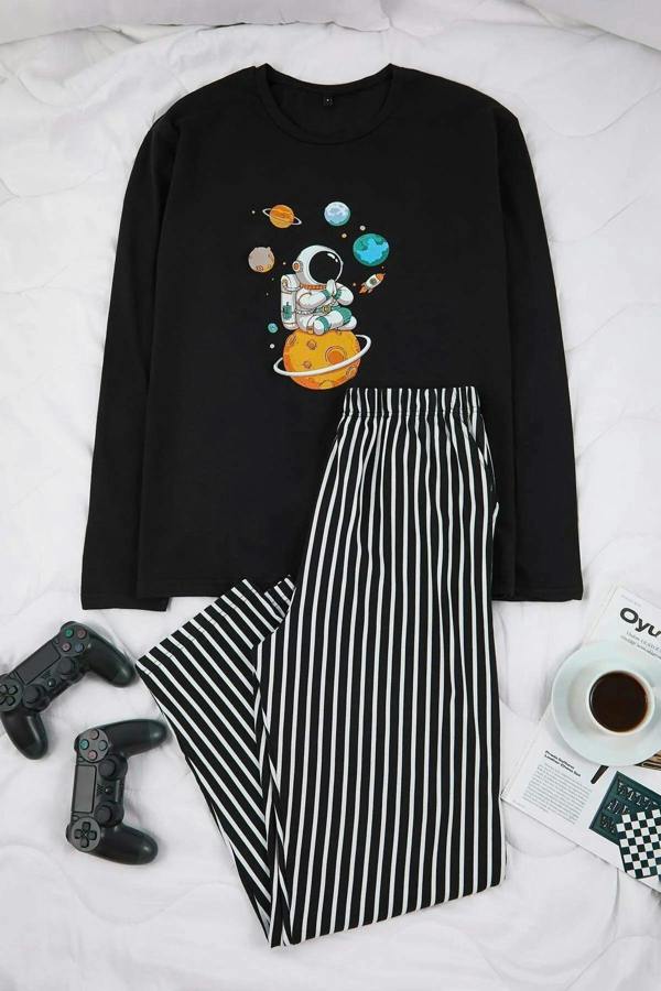 WOVCOR 2-Piece Cotton Long Sleeve Pajama Set with Astronaut Print and Stripe Detail