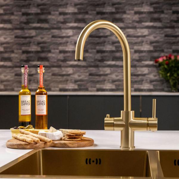 Flode svan | 3 in 1 Instant Boiling Tap | Brushed Brass Finish