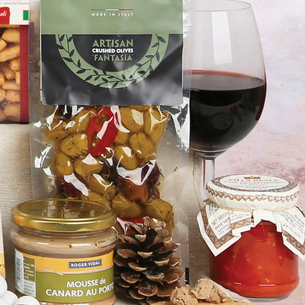 Hay Hampers Elegance Hamper in Wicker Basket