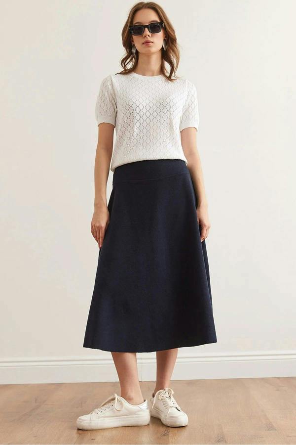 Hoxton Gal Waist-Banded Flared Knit Skirt