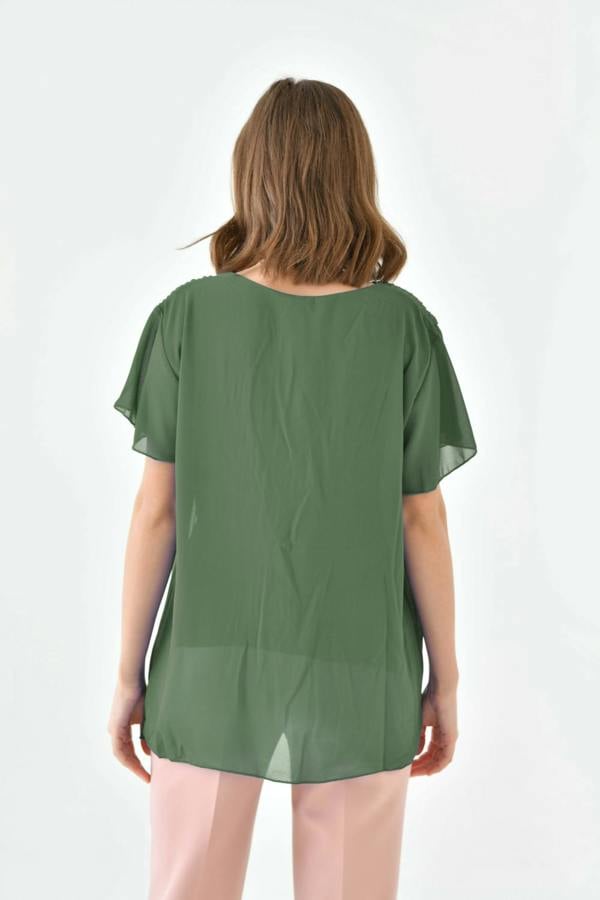 Hoxton Gal Oversized Round Neck Short Sleeve Pleated Blouse in Khaki with Necklace