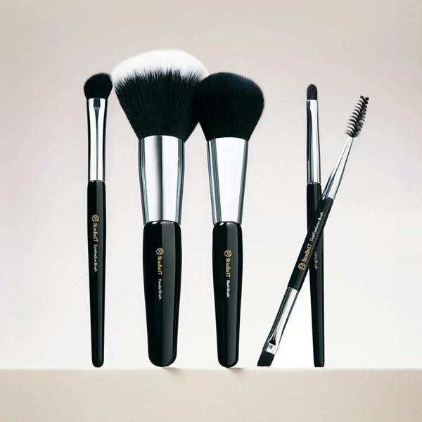 STUDIO17 Portable Makeup Brush Set
