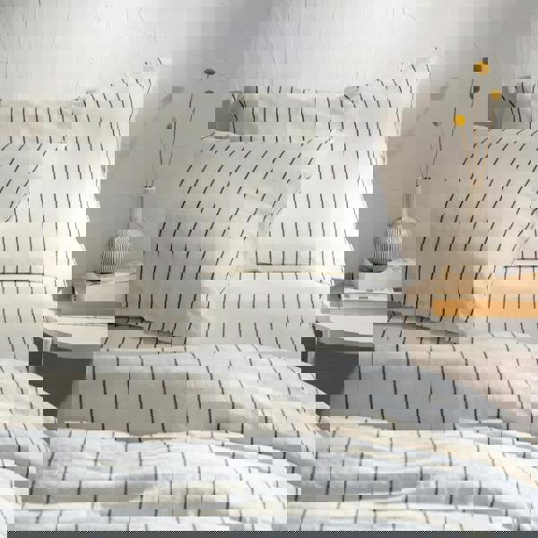 Soak&Sleep White/Blackberry Pinstripe Linen Cotton Blend Duvet Cover