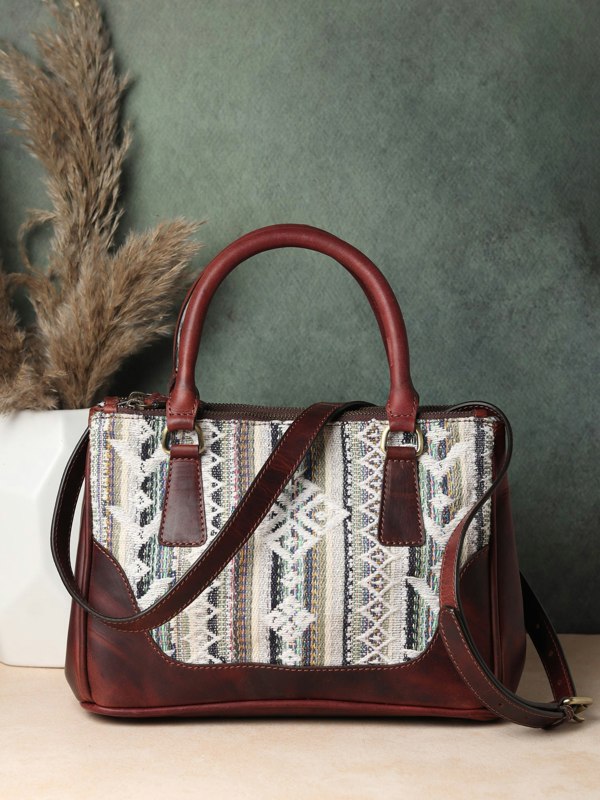 Chaima Kilim Crossbody Bag - DÖTCH CLUB