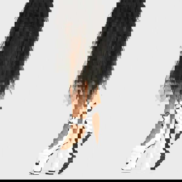 Lamoda Amour White PU Black Flats Chic Elegant Comfort Shoes for Women