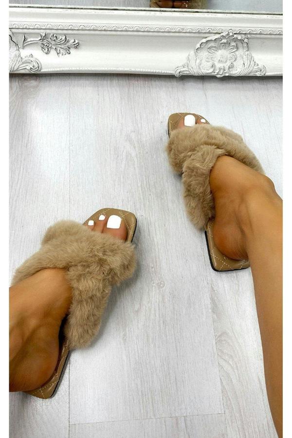 Saffron Faux Fur Sandals - Mocha