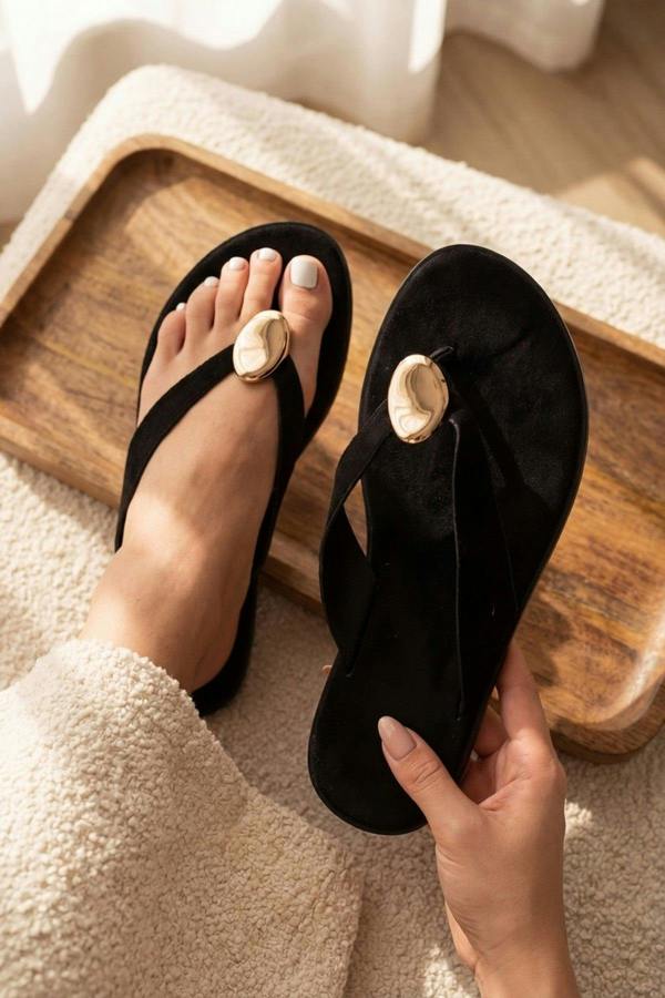 Thea Womens Gold Trim Thong Flat Sandals - Black