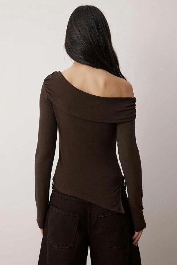 WOVCOR Asymmetrical Neckline Fitted Knitted Blouse with Accessory Details