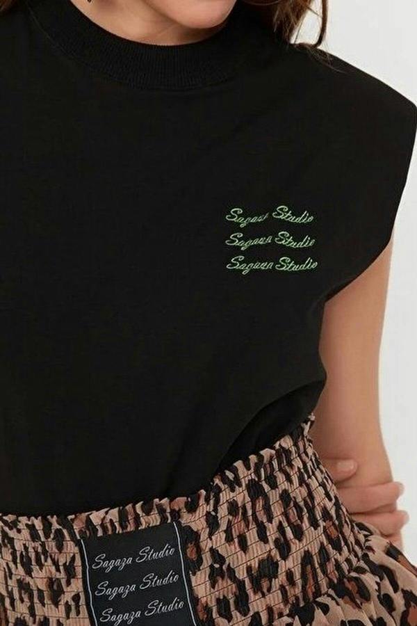 WOVCOR Padded Shoulder Sleeveless Printed T-Shirt