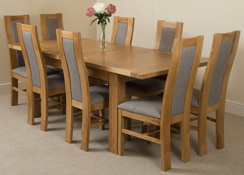 That's Furniture Seattle Oak Extending Dining Table with Stanford Oak Chairs