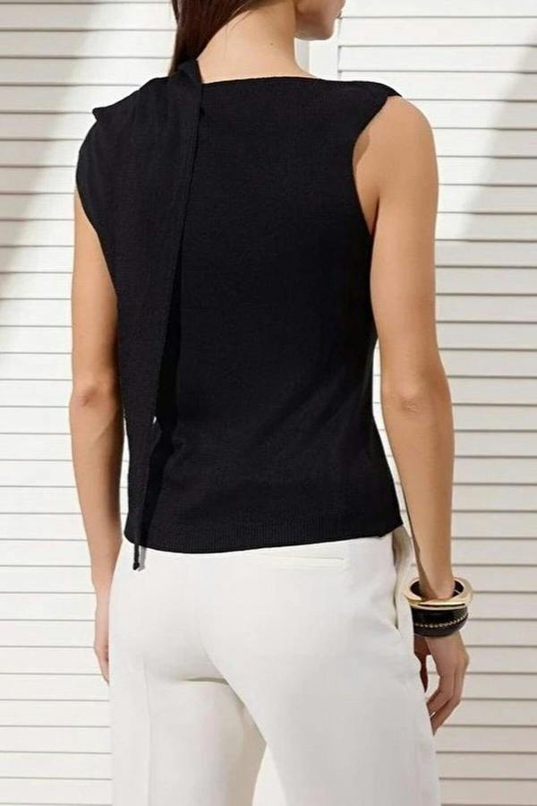 WOVCOR Knitted Blouse with Neckline Detail
