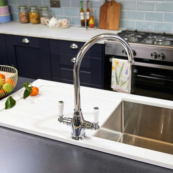 Flode Storsjon | Counter Top Carrera Marble Shroud with 44 x 44 x 20cm Brushed Steel 1 Bowl Sink