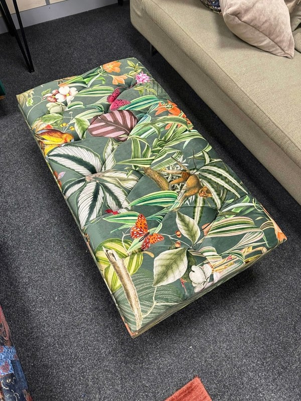 ISTOOLS Premium Green Floral Velvet Ottoman Bench with Storage – Luxury Coffee Table & Pouffe Seating