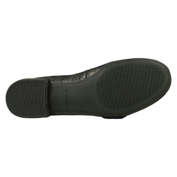 Clarks Ladies Clarks Stylish Cross Detailed Shoes Rosabella Moon
