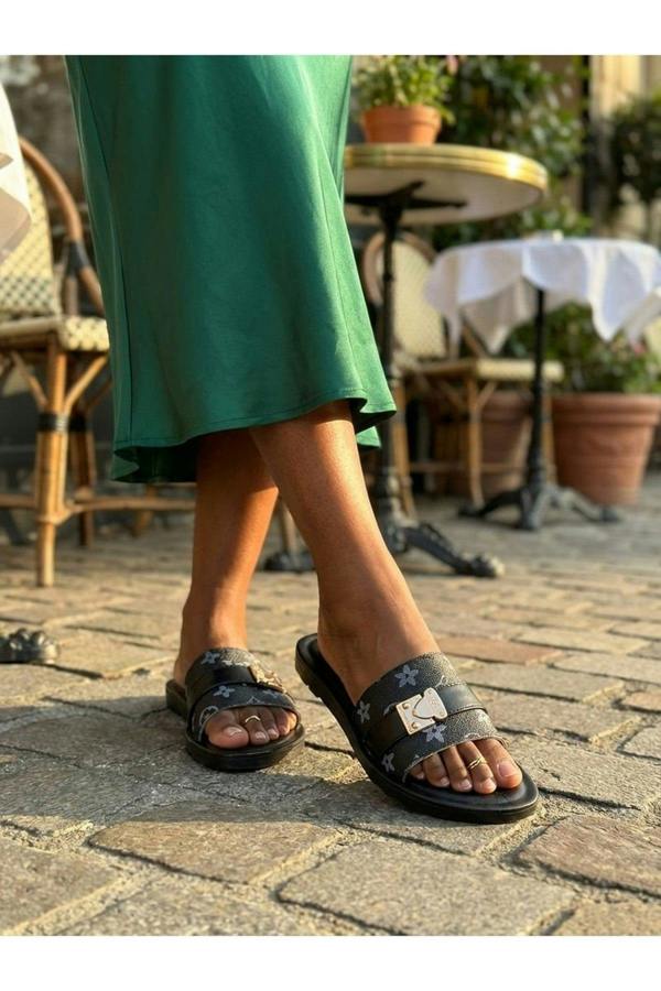 Amber Patterned Slider Sandals - Black