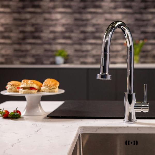 Flode Runda | Kitchen Sink Mixer with Pull out Spray | Chrome | Round Head