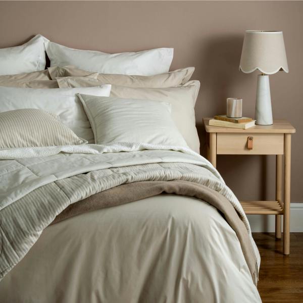 Natural 200 Thread Count Egyptian Cotton Bed Sets Superking - linen, breathable, close-up detail 1 | Soak and Sleep