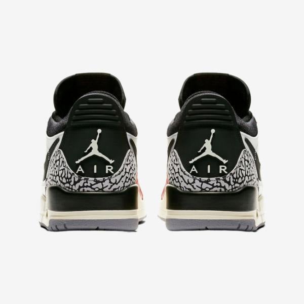 Nike CD7069-106 Sneakers   in  White
