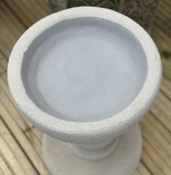 BLK Short Minimalistic Sandstone Bird Bath with Round Base