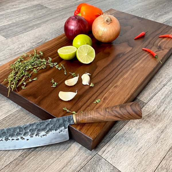 Giraffes & Craftz XL Walnut Chopping Board
