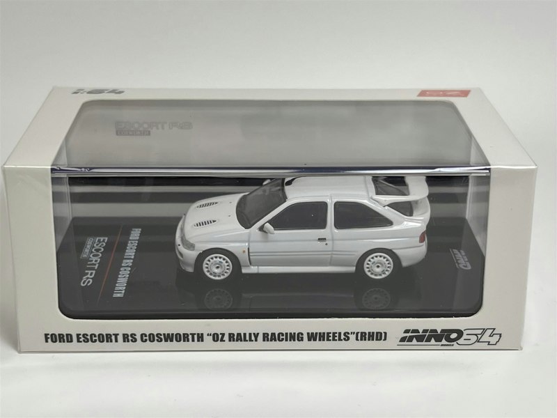 Inno 64 Ford Escort RS Cosworth White RHD With OZ Rally Racing Wheels 1:64 Inno IN64FERSWHIRHDOZ