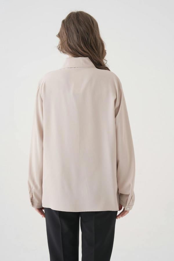 Hoxton Gal Oversized Long-Sleeves Pointed Collar Neckline Blouse in Beige
