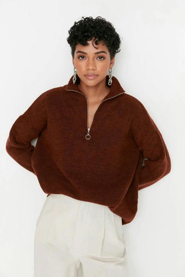 Hoxton Gal Soft-Textured Zip-Up Knit Sweater