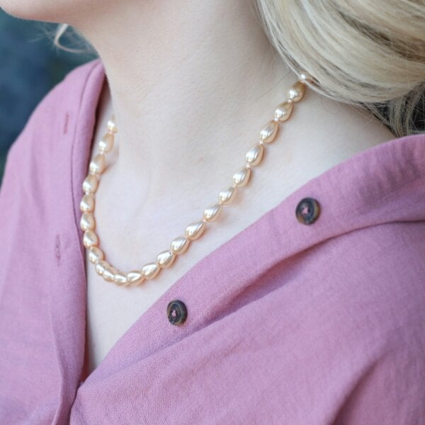 The Colourful Aura Golden Oval Shape Classic Diana Wedding Pearl Necklace and Earring Set