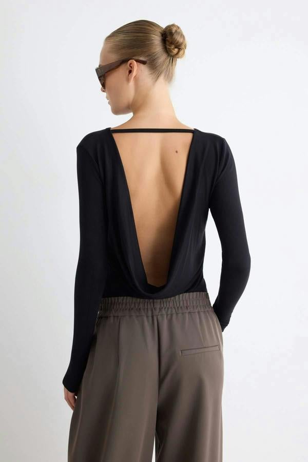 Fitted Boat Neck Long Sleeve Back Detail Body