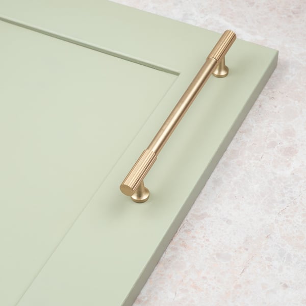 Handle & Home Brushed Brass Reeded Knob/Handles
