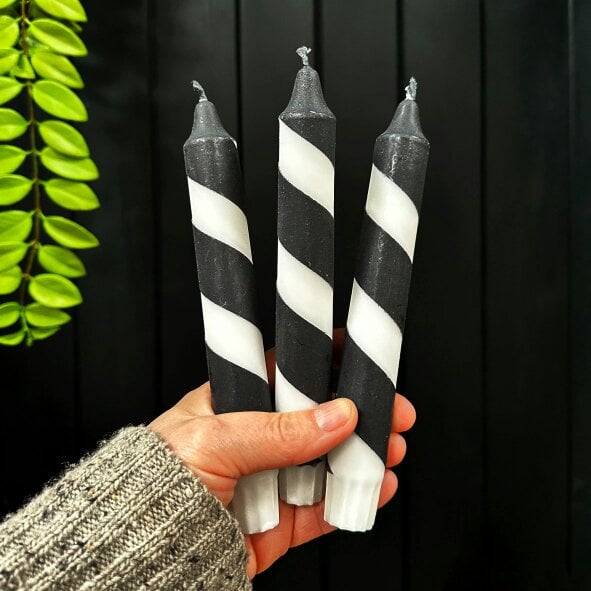 Love Frankie Black & White Helter Skelter Candle